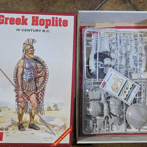 MiniArt Greek Hoplite IV Century B.C. model 1:16 new