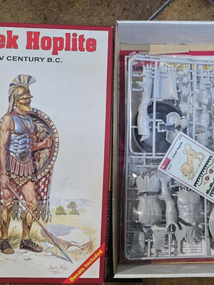 MiniArt Greek Hoplite IV Century B.C. μοντέλο 1:16 καινούργιο