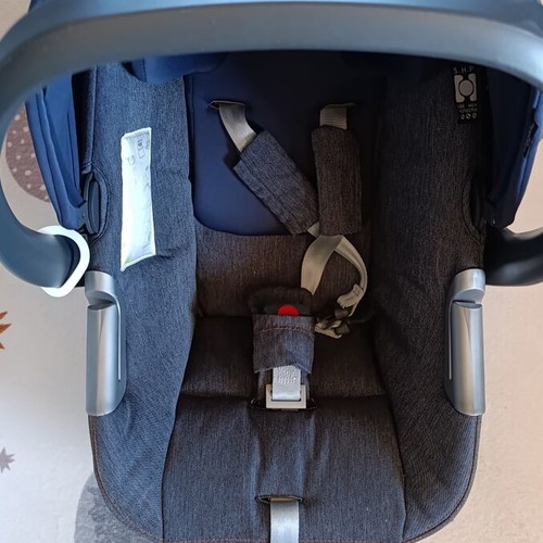 Inglesina Aptica baby car seat used, 0-13 kg, blue denim