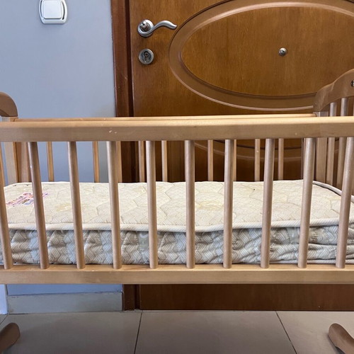 Cradle with orthopedic mattress like new made of natural solid wood