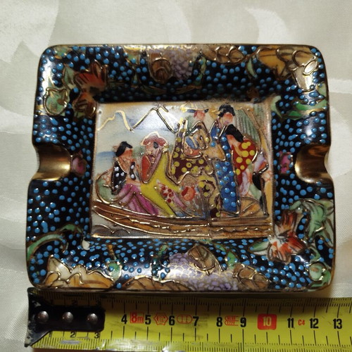 Satsuma ashtray used, genuine Chinese, hand-painted