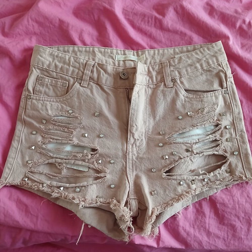 Shorts like new, medium size, pink with studs and rips