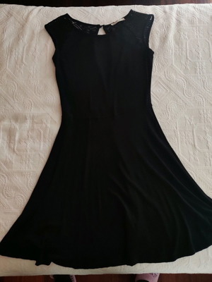 Black mako short dress used Stradivarius, small, lace detail on sleeves