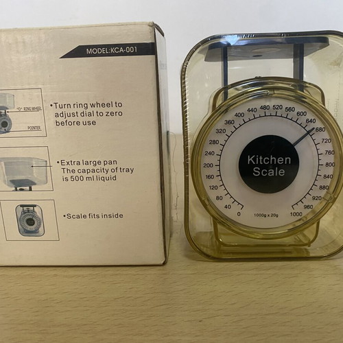 Small kitchen scale for precise cooking measurements