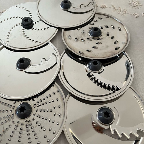 Kenwood cutting accessories new, 7 discs and mixer machine