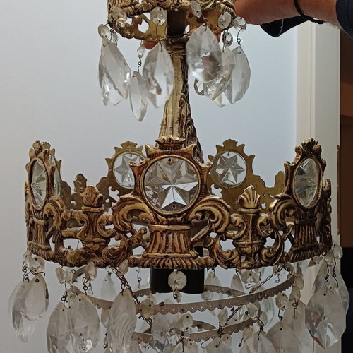 Chandelier with four lamps used