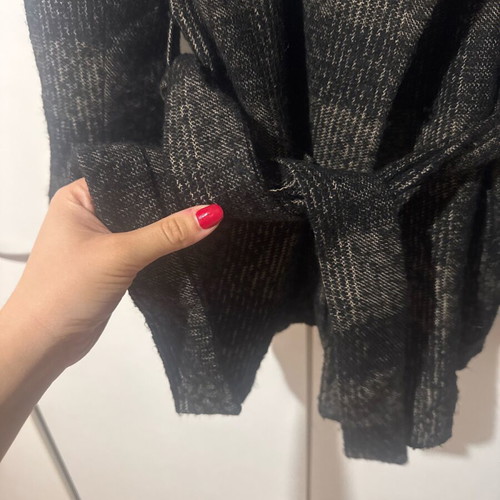 Modern coat with belt size 34 plaid like new