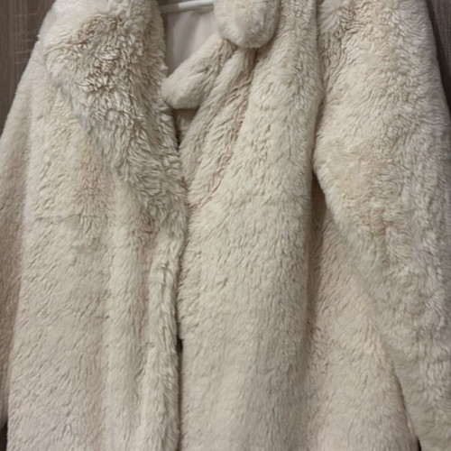 Faux fur coat used, ecru color, size M