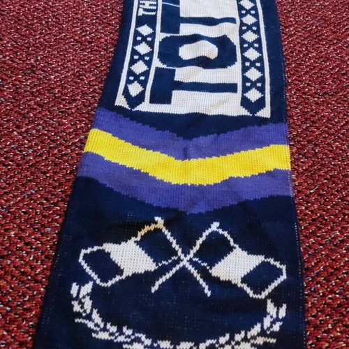 Authentic Tottenham scarf like new, collectible piece