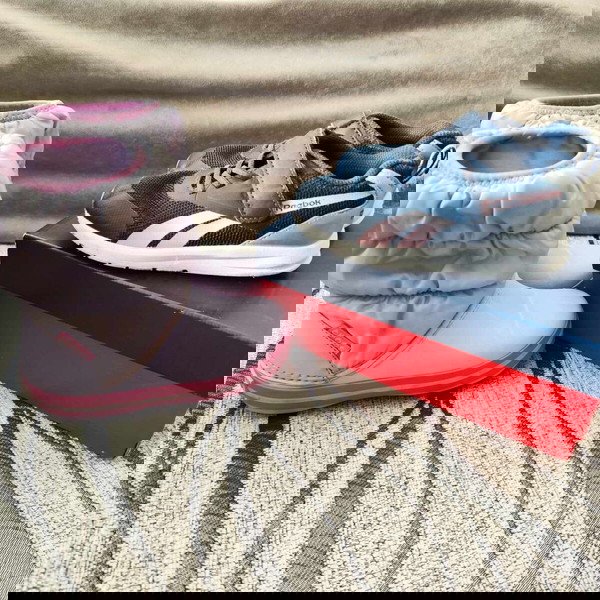 Νο26 1 ζευγαρι παιδικα αθλητικα reebok + 1 ζευγαρι παιδικες γαλοτσες crocs Αρχικη Αξια 65.00