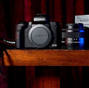 Canon eos M50 + kit lens (mirrorless camera)