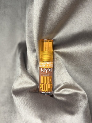 Nyx Duck Plump Lip Gloss Brown Of Applause new