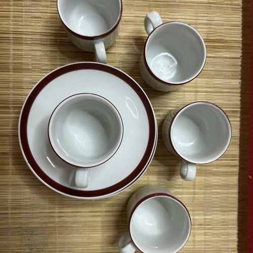 Ionía cup and saucer set like new, 5 pieces
