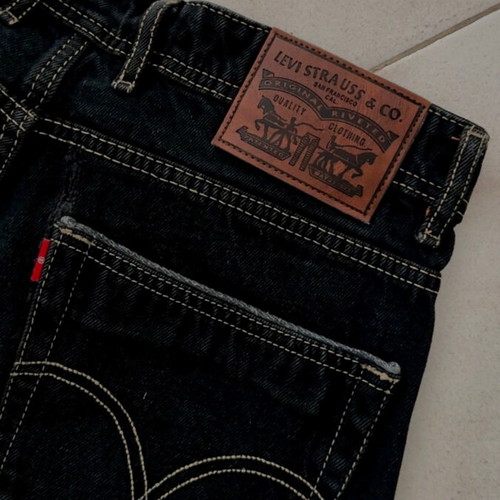 Levi’s Vintage Black Bootcut Pants Y2K Fit Used