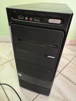 Mid Tower ATX Computer Case used, empty chassis