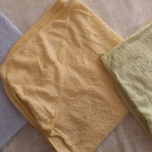 Baby bath towels used in three colors