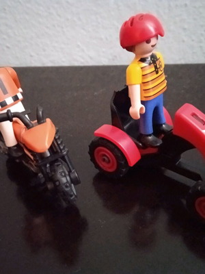 Playmobil деца в превозни средства като нови с малки проблеми