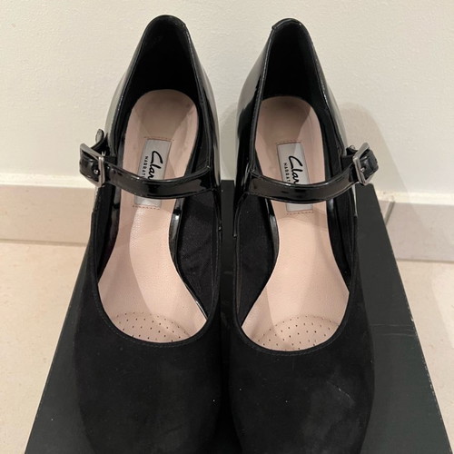 Clarks heels new, size 38, black with strap