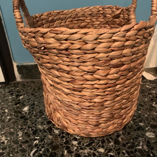 Water hyacinth basket like new, large, 35 cm diameter