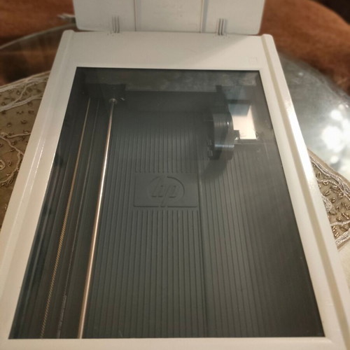 HP Scanjet 2400 flatbed scanner used