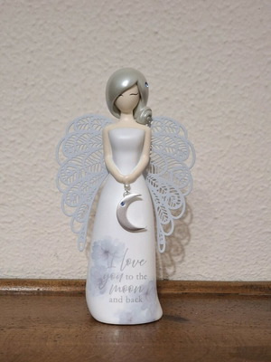 Angel figurine like new with Love You to the Moon and Back message