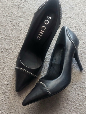 So Chic stiletto pumps size 36 leather used black with silver details