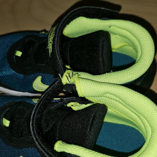 Nike Kids Athletic Shoes Size 28 Like New, Multicolor