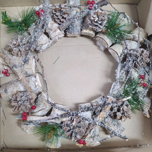 Christmas wreath new with wood pieces, unusual design