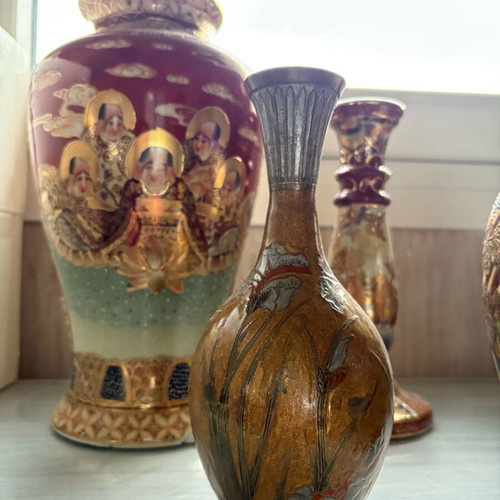Chinese vases like new, set with Indian vase