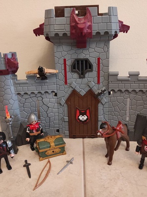 Playmobil 6697 Black Baron's Castle like new