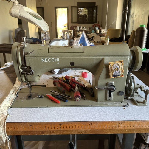 Necchi Industrial Sewing Machine like new, professional quality