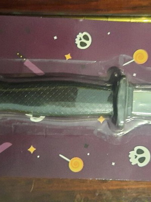 Fake prank knife new, disappearing blade for realistic jokes