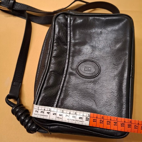Shoulder bag black genuine leather like new with elephant detail