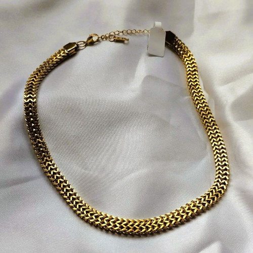 Gold Stainless Steel Choker Necklace new with heavy solid chain