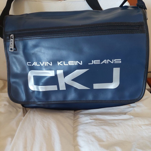 Calvin Klein messenger bag like new, dark blue crossbody