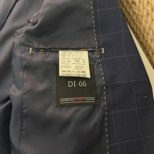 Italian suit DI-66 like new, size 48, blue