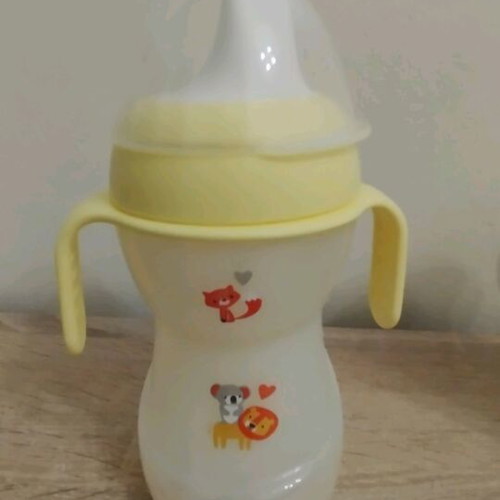 Munchkin and Mam baby training cups set