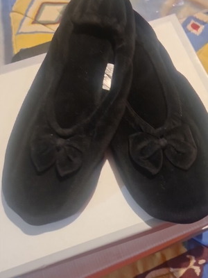 Black soft women's winter slippers new