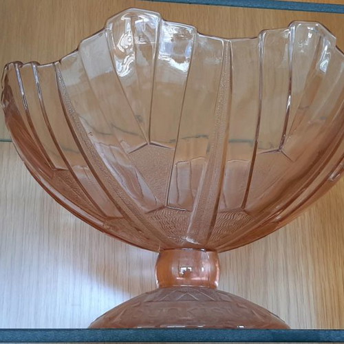 Bowl Sunkist pink glass collectible, used