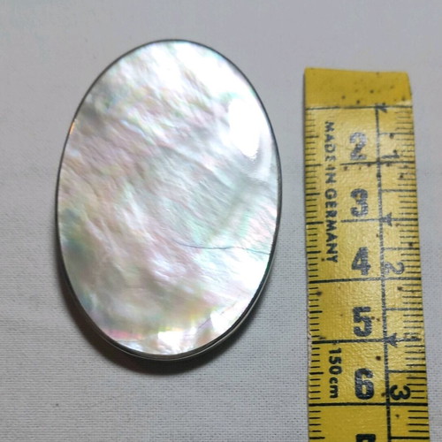 Silver pendant and mother of pearl
