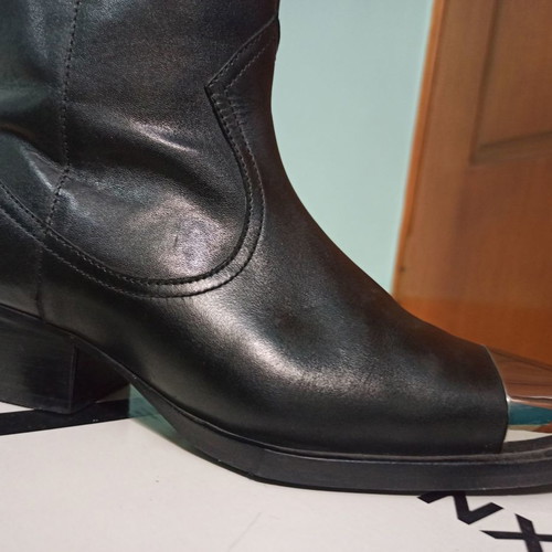 Bronx black leather ankle boots used with square heel size 39