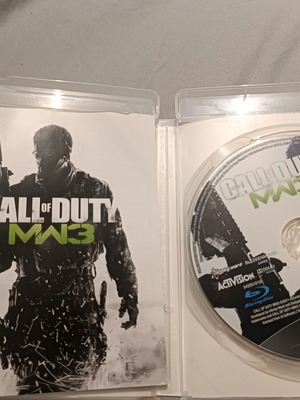 Call of Duty MW3 PS3 game used, manual disc, broken case