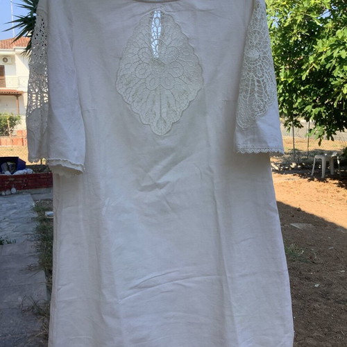 Mango mini dress Small used with applique embroidery beige