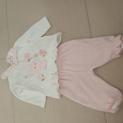 Baby clothes pack 0-3 months new with bodysuits, socks, and hats
