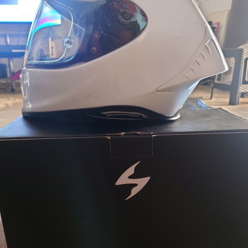 Scorpion EXO-R1 Evo II helmet like new with photchromic extra visor