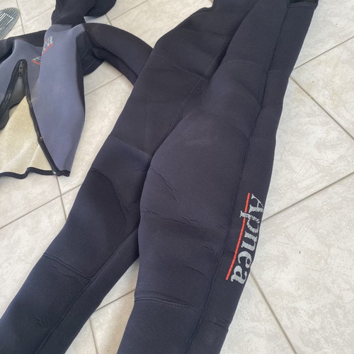 Apnea 5mm diving suit used with lining and hood size XL