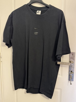 Nike TN T-shirt size small like new, black