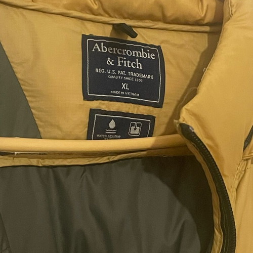 Abercrombie & Fitch men's mustard puffer jacket like new