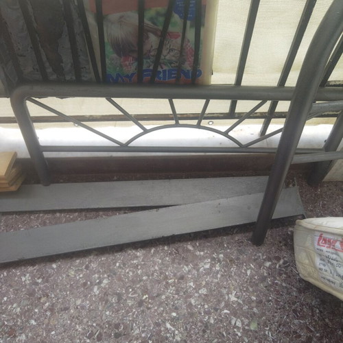 Iron bed frame used, 99×1.90 m, low height 16 cm