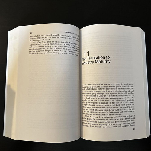 Competitive Strategy by Michael E. Porter new, Greek edition